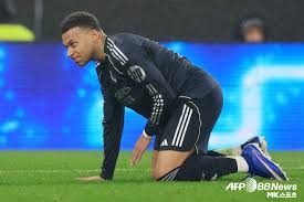 扑克高手如何应对逆风（牌坛高手如何逆势应对）