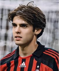 两年内接受5次膝盖手术，20岁皇马青训球员库卡隆因伤退役